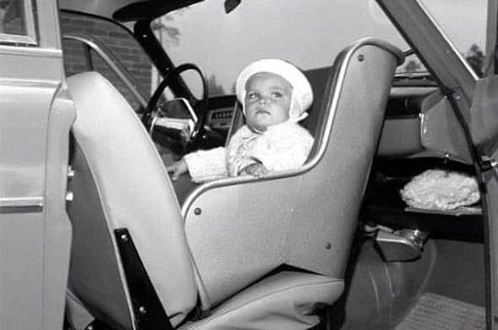 Historia fotelika samochodowego dla dziecka