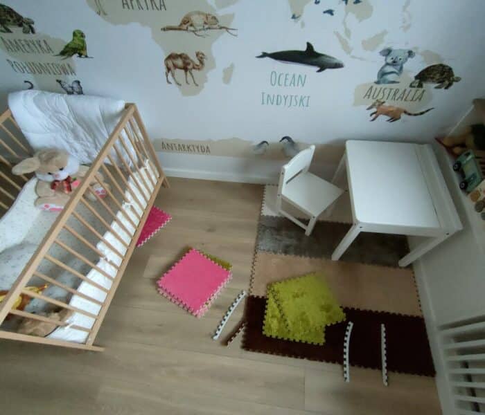 Podłoga w pokoju dziecka: puzzle piankowe czy dywan?
